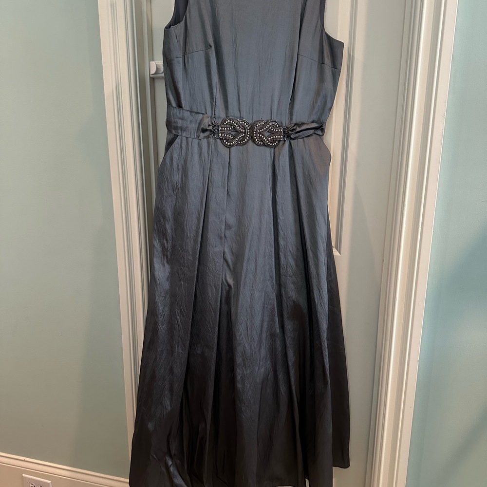 Elegant Pewter Sleeveless Dress - Alex Evenings